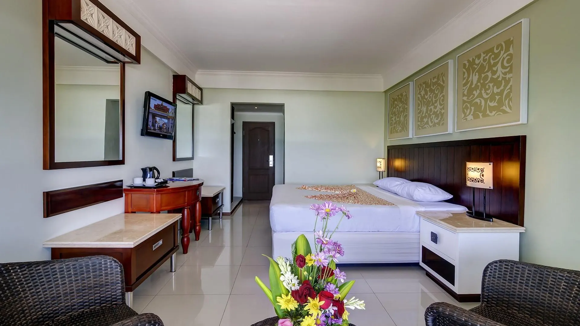 Kuta One Party Hotel  Kuta Lombok
