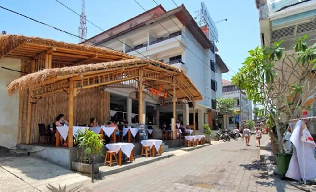 Kuta One Party Hotel 3*, Kuta Lombok