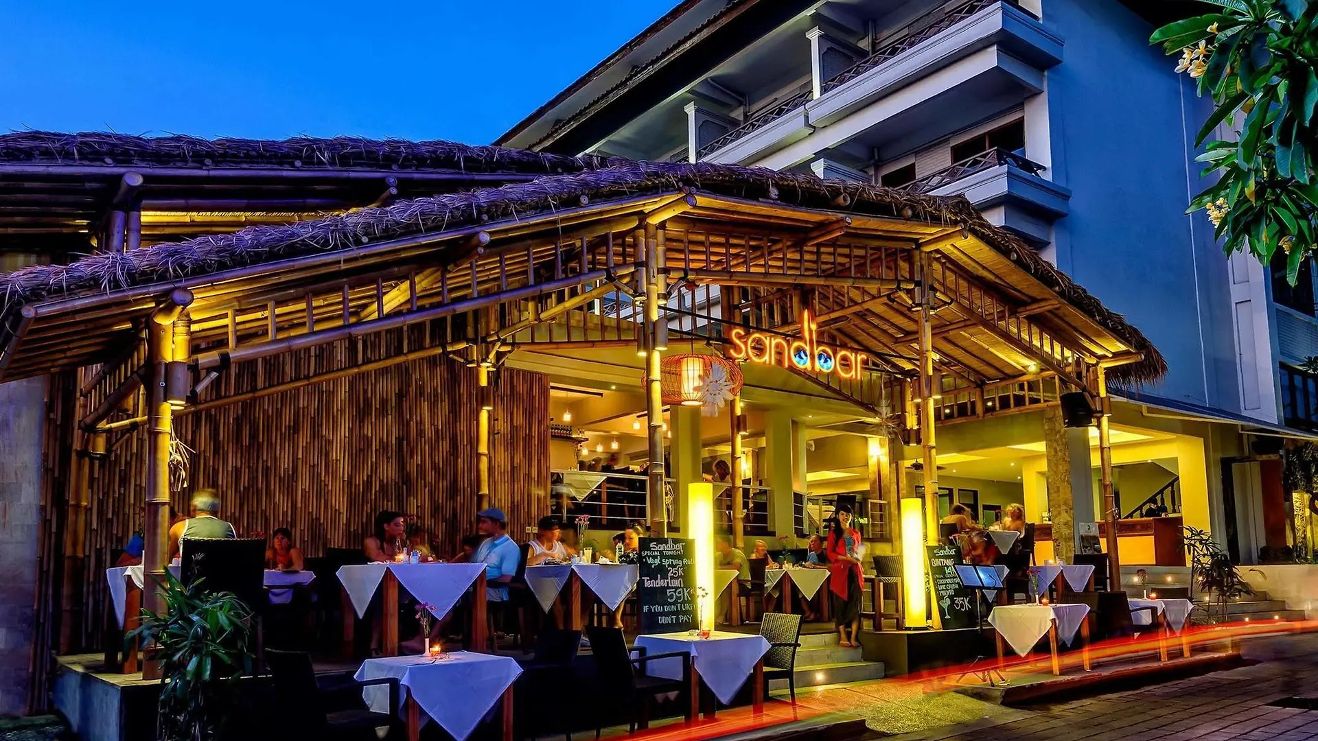 Kuta One Party Hotel